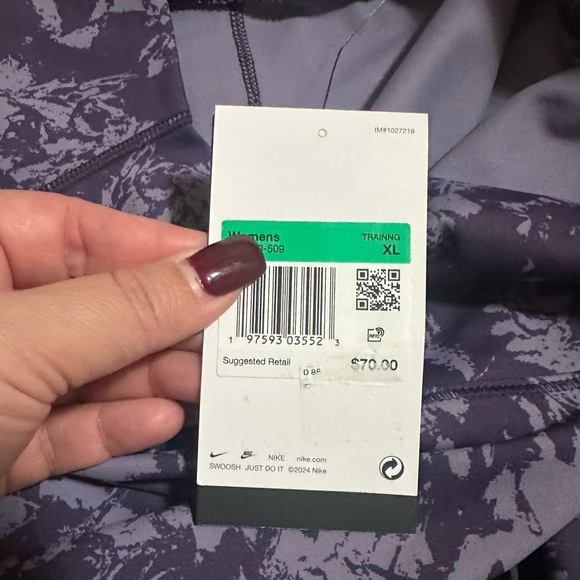 NWT Women’s‎ NIKE High Rise One Dri-Fit Purple 7/8 Length. Size XL. - Picture 6 of 7